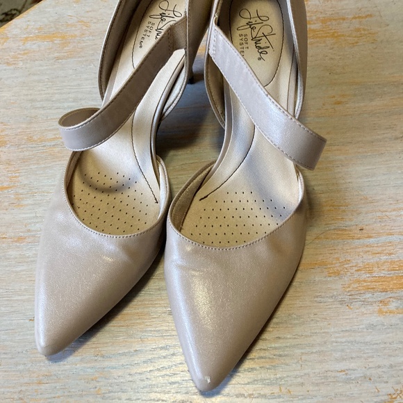Lifestrides Nude Heels Very Comfortable With Cushioned Sole Sz 10 - Picture 1 of 8